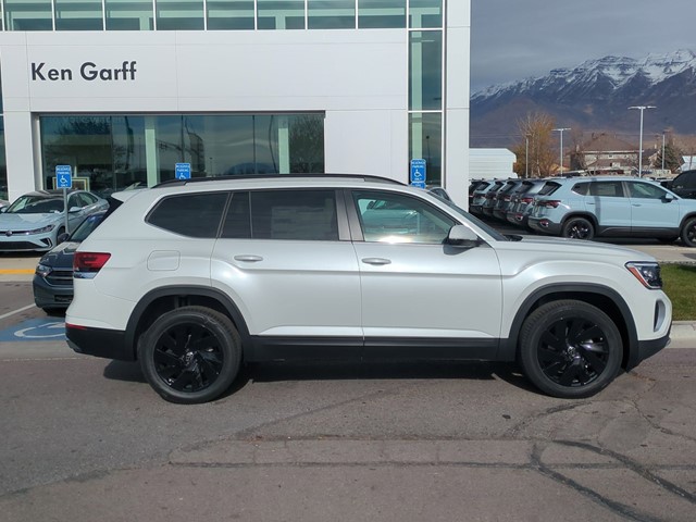 New 2026 Volkswagen Atlas 2.0T SE w/ Technology Sport Utility
