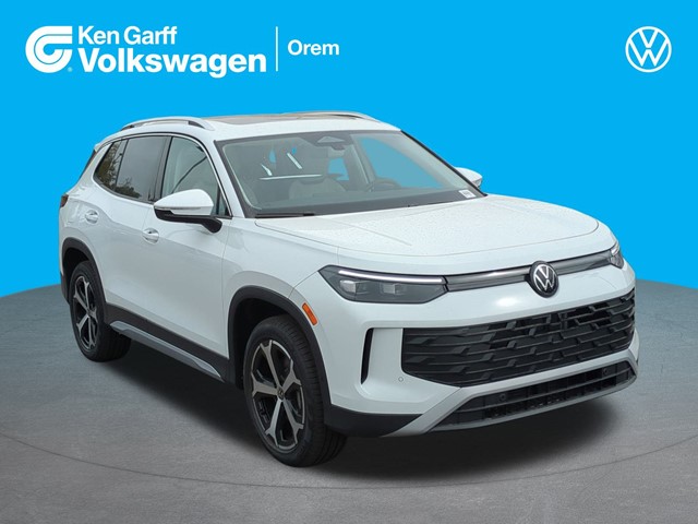 2025 Volkswagen Tiguan SE's photo