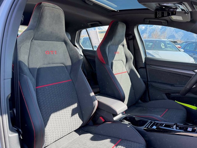 New 2026 Moonstone Gray Volkswagen 2.0T SE image 36