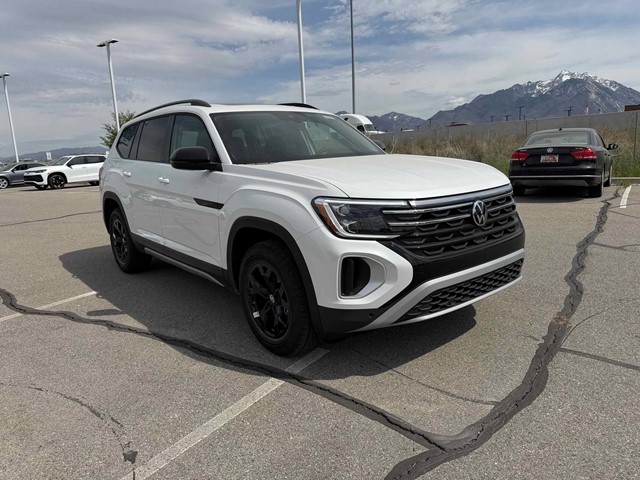 New 2026 Opal White Pearl Volkswagen 2.0T Peak Edition image 10