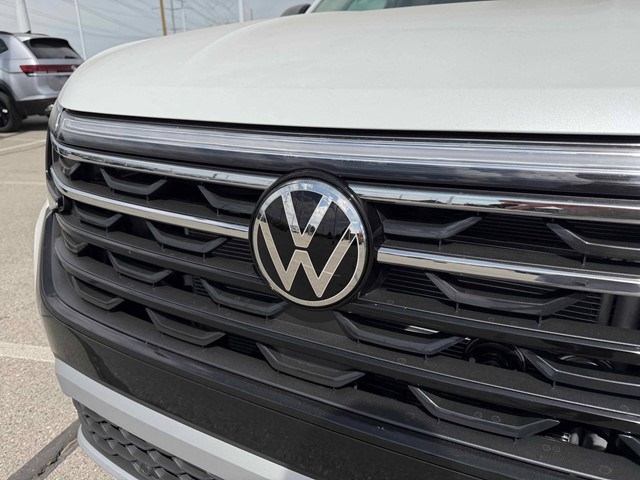 New 2026 Opal White Pearl Volkswagen 2.0T Peak Edition image 12