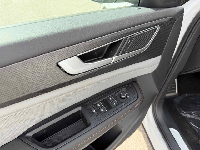New 2026 Opal White Pearl Volkswagen 2.0T Peak Edition image 17