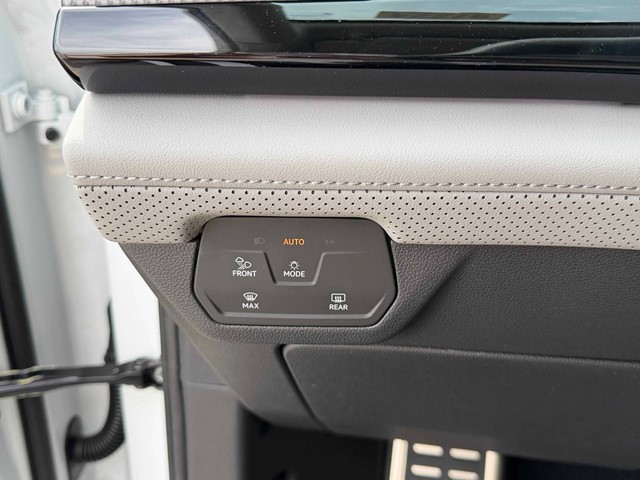 New 2026 Opal White Pearl Volkswagen 2.0T Peak Edition image 26