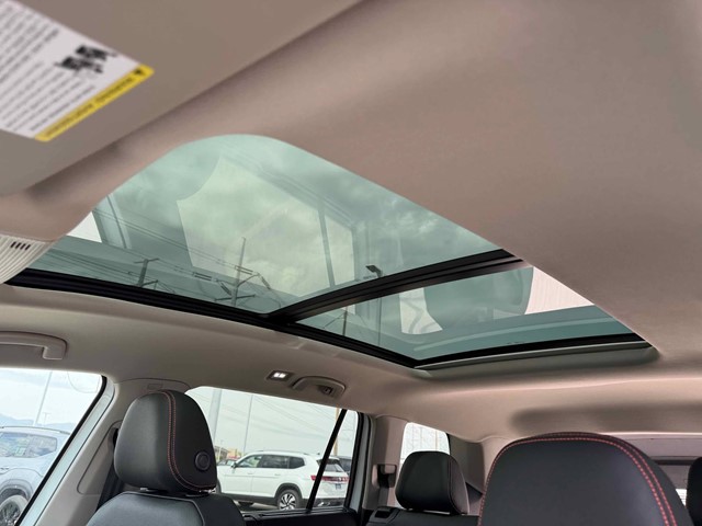 New 2026 Opal White Pearl Volkswagen 2.0T Peak Edition image 28