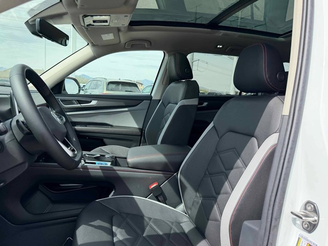 New 2026 Opal White Pearl Volkswagen 2.0T Peak Edition image 3