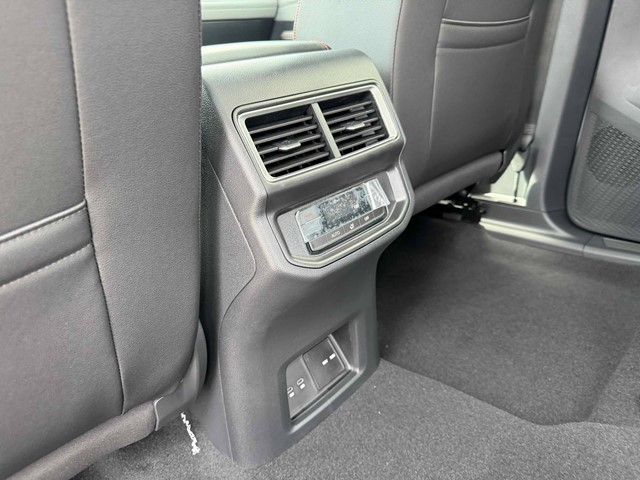 New 2026 Opal White Pearl Volkswagen 2.0T Peak Edition image 30