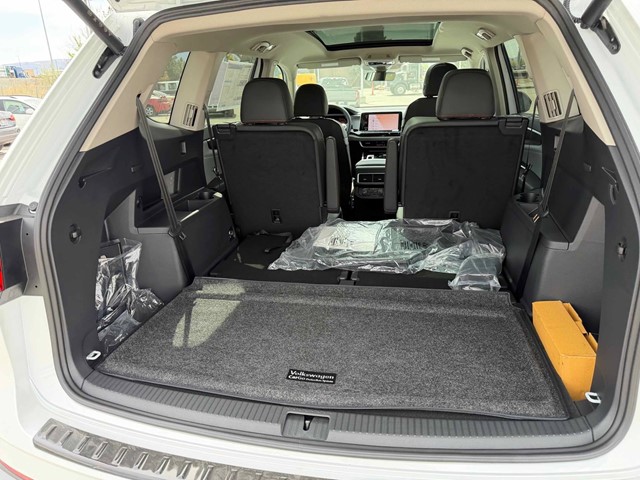 New 2026 Opal White Pearl Volkswagen 2.0T Peak Edition image 32