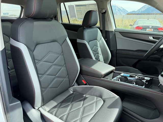 New 2026 Opal White Pearl Volkswagen 2.0T Peak Edition image 33