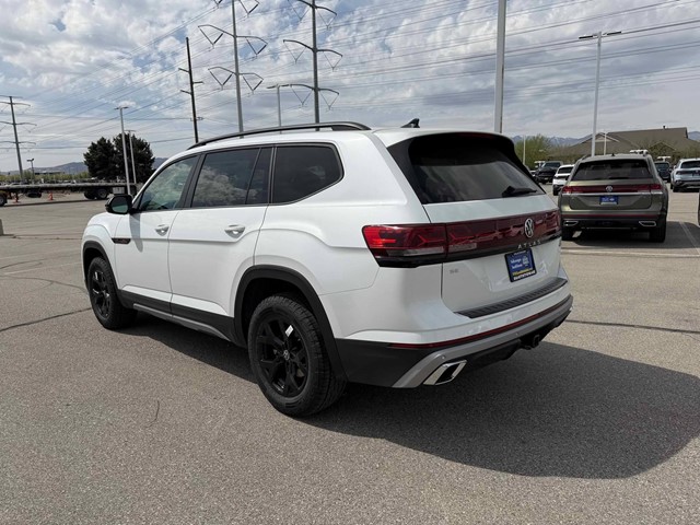 New 2026 Opal White Pearl Volkswagen 2.0T Peak Edition image 5