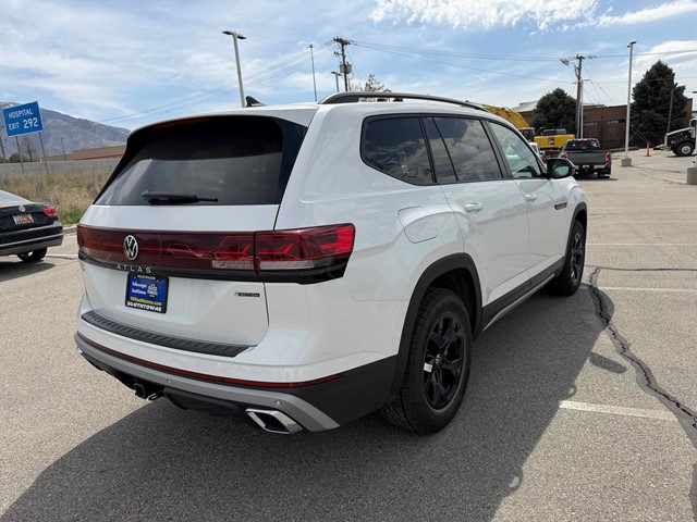 New 2026 Opal White Pearl Volkswagen 2.0T Peak Edition image 8