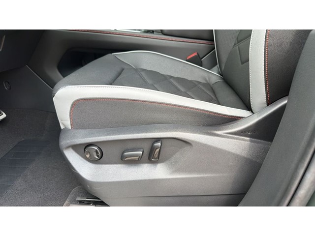 New 2026 Avocado Green Pearl Volkswagen 2.0T Peak Edition image 17