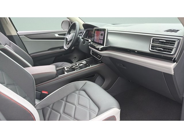 New 2026 Avocado Green Pearl Volkswagen 2.0T Peak Edition image 31