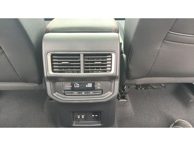 New 2026 Avocado Green Pearl Volkswagen 2.0T Peak Edition image 38
