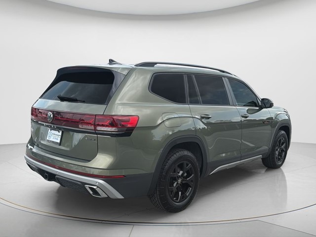 New 2026 Avocado Green Pearl Volkswagen 2.0T Peak Edition image 5