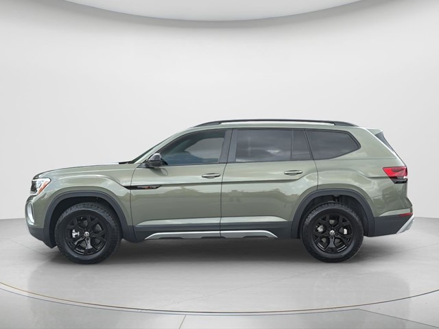 New 2026 Avocado Green Pearl Volkswagen 2.0T Peak Edition image 8