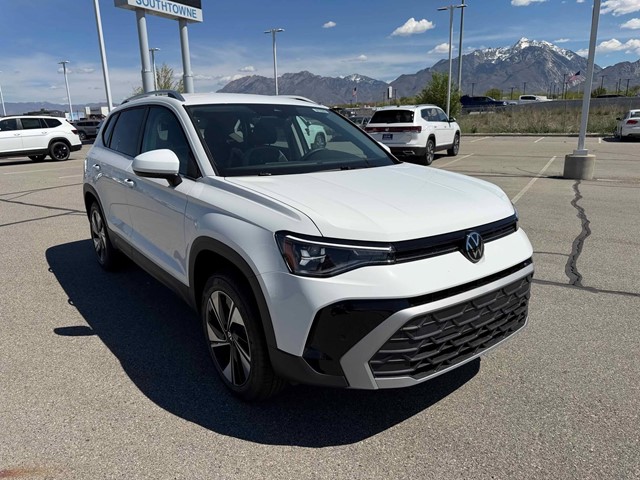 New 2026 Pure White Volkswagen 1.5T SE image 10