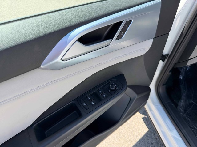 New 2026 Pure White Volkswagen 1.5T SE image 16