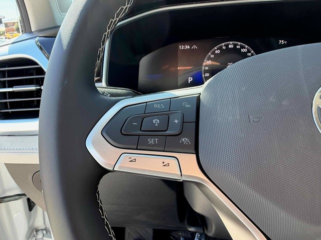 New 2026 Pure White Volkswagen 1.5T SE image 18