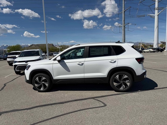 New 2026 Pure White Volkswagen 1.5T SE image 2