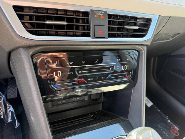 New 2026 Pure White Volkswagen 1.5T SE image 24