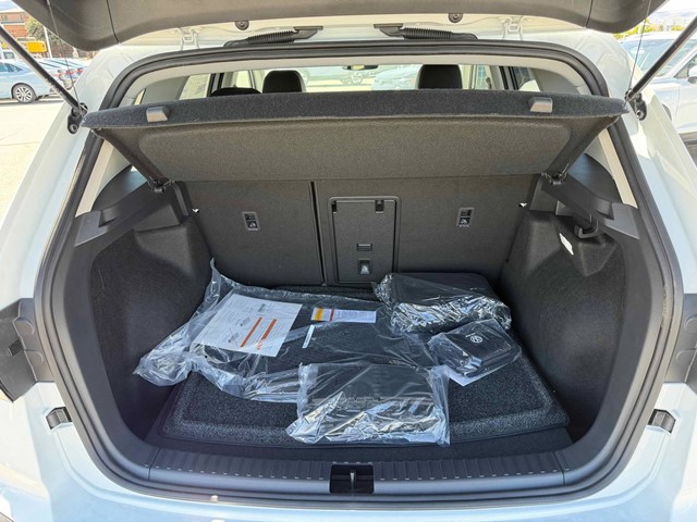 New 2026 Pure White Volkswagen 1.5T SE image 31