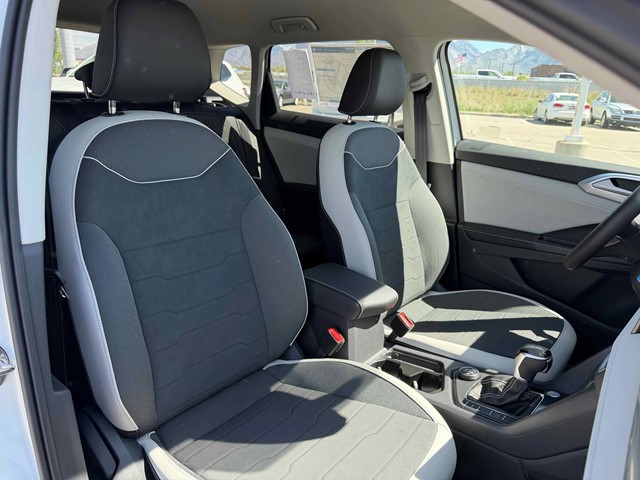 New 2026 Pure White Volkswagen 1.5T SE image 32