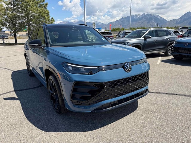New 2026 Monterey Blue W/Deep Black Roof Volkswagen 2.0T SE R-Line Black image 10