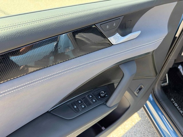 New 2026 Monterey Blue W/Deep Black Roof Volkswagen 2.0T SE R-Line Black image 17