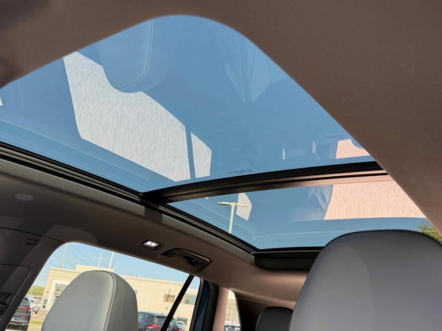 New 2026 Monterey Blue W/Deep Black Roof Volkswagen 2.0T SE R-Line Black image 28