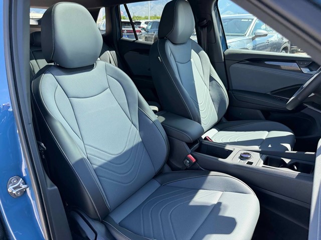 New 2026 Monterey Blue W/Deep Black Roof Volkswagen 2.0T SE R-Line Black image 32