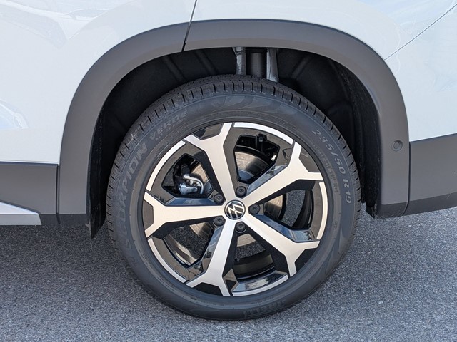 New 2026 Pure White Volkswagen 2.0T SE image 25