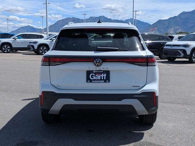 New 2026 Pure White Volkswagen 2.0T SE image 4